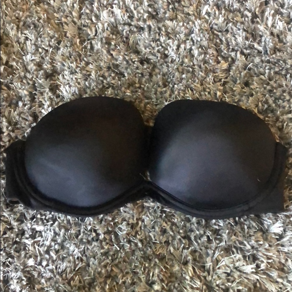 Victoria’s Secret strapless bra